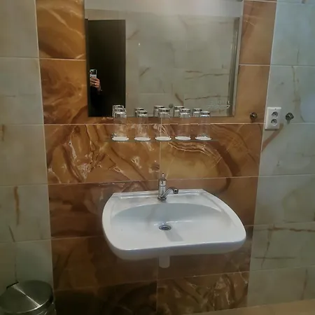 Отель Diana Нове-Место-над-Вагом