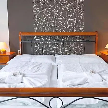 Diana Hotel 3*