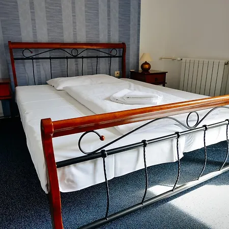 Hotel Diana